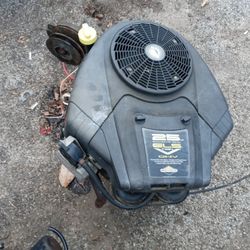 25hp V-twin Briggs And Stratton Motor For Lawn Mower Tractor 250 Cash