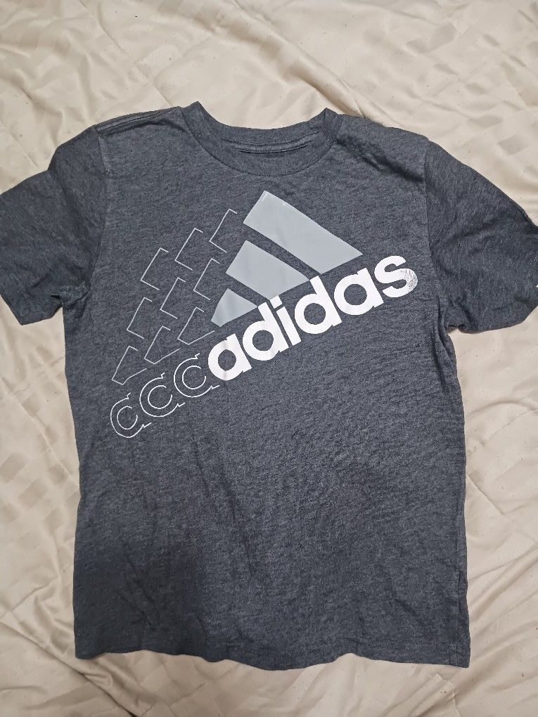 Adidas Tshirt