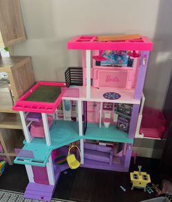 Barbie dream house doll house