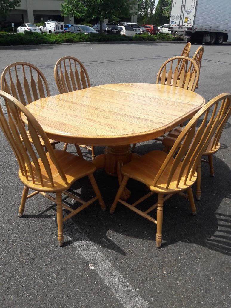 KITCHEN/DINING TABLE * OAK * 1 LEAF * 6 CHAIRS * 6 CUSHIONS