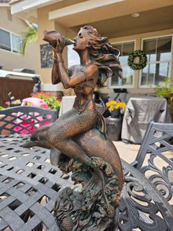 Statue