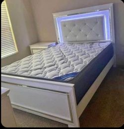 Bedroom set 4 pieces 