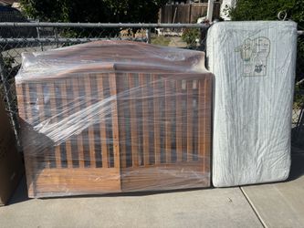 Baby Crib Brown Wood Open Box Mint Condition 