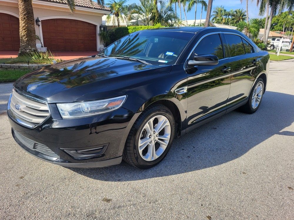 2018 Ford Taurus