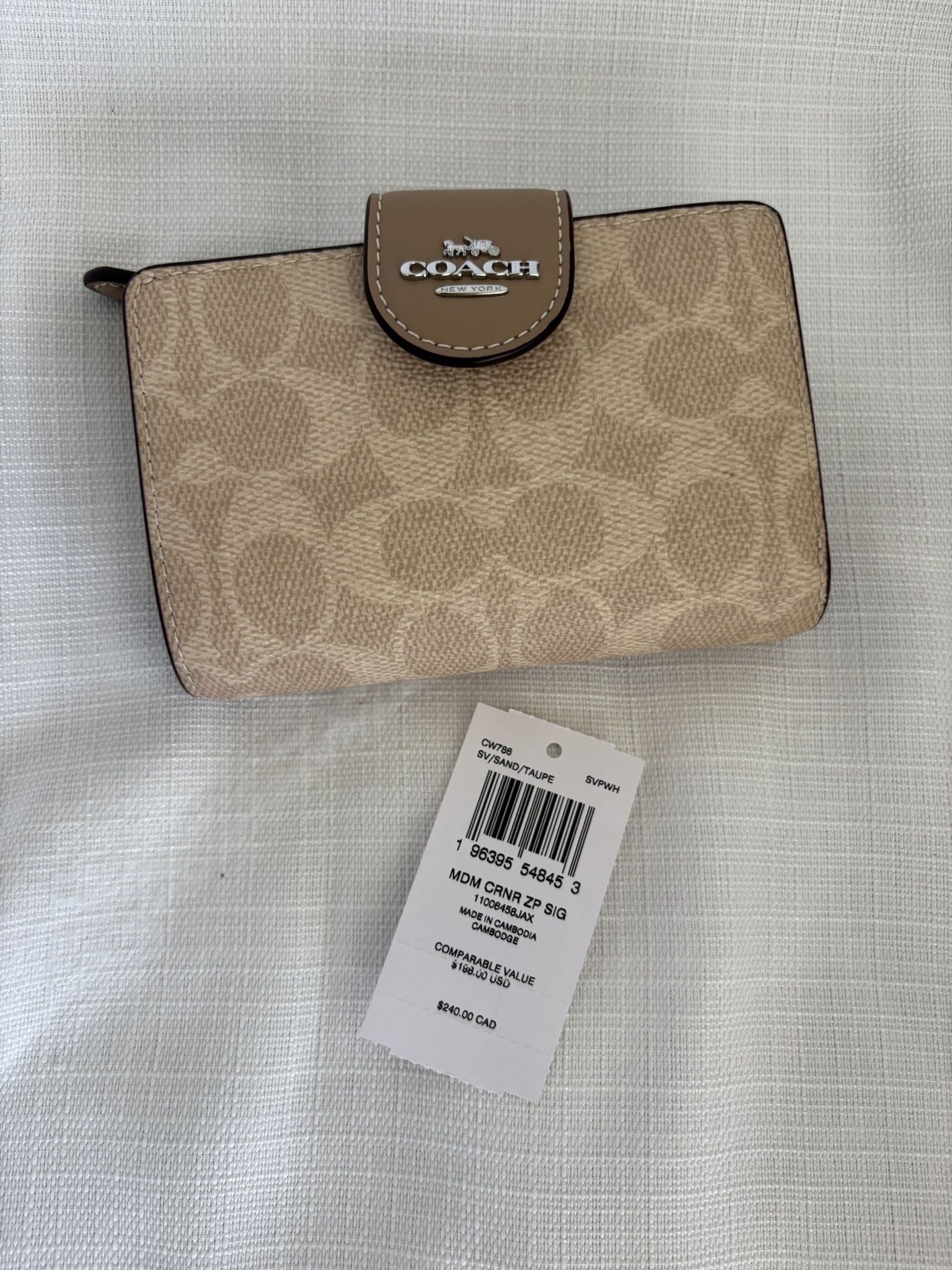 Coach Wallet – Sand/Taupe Signature Canvas (CW786)