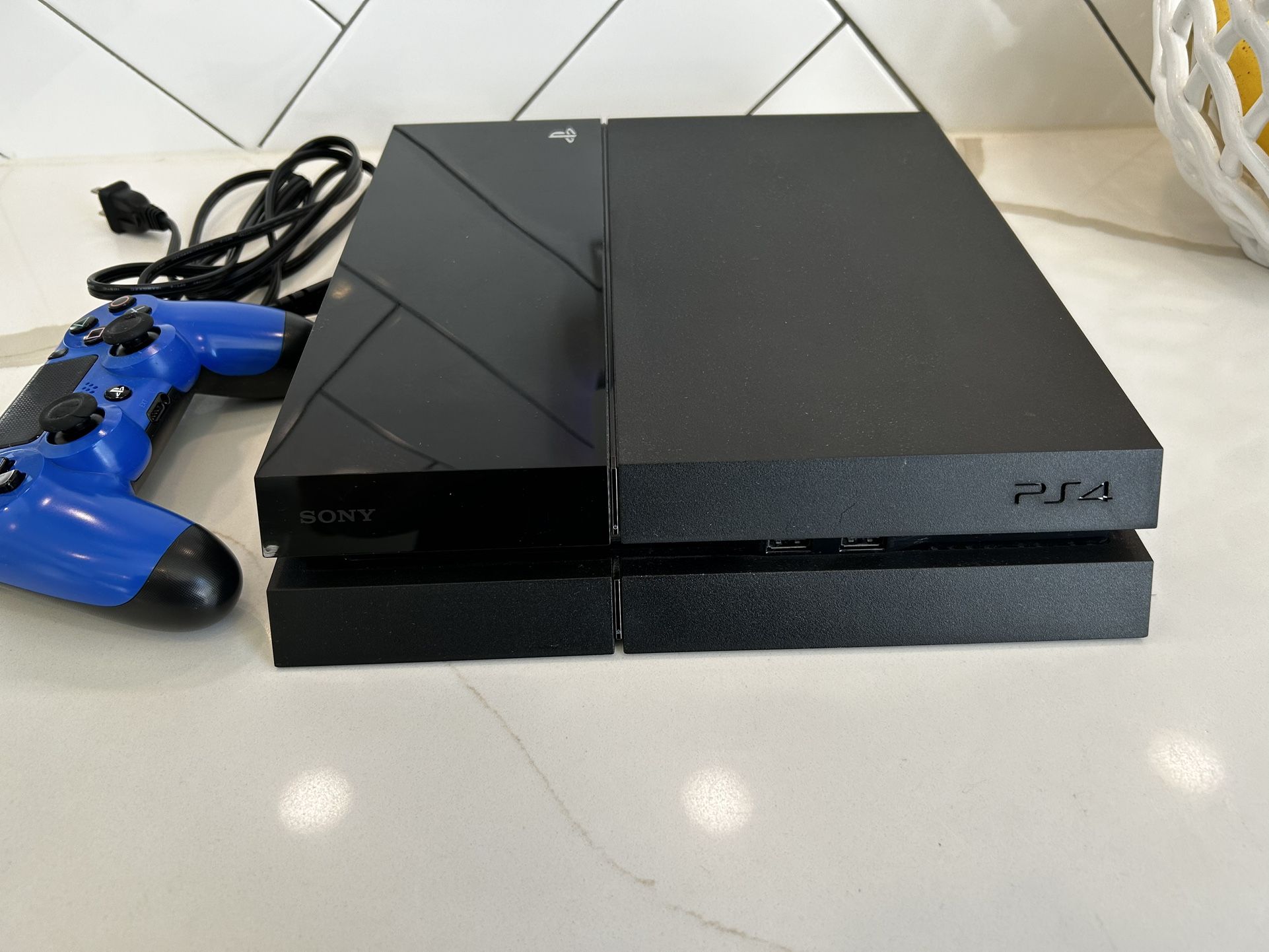 PS4 Great Condition, Barely Used
