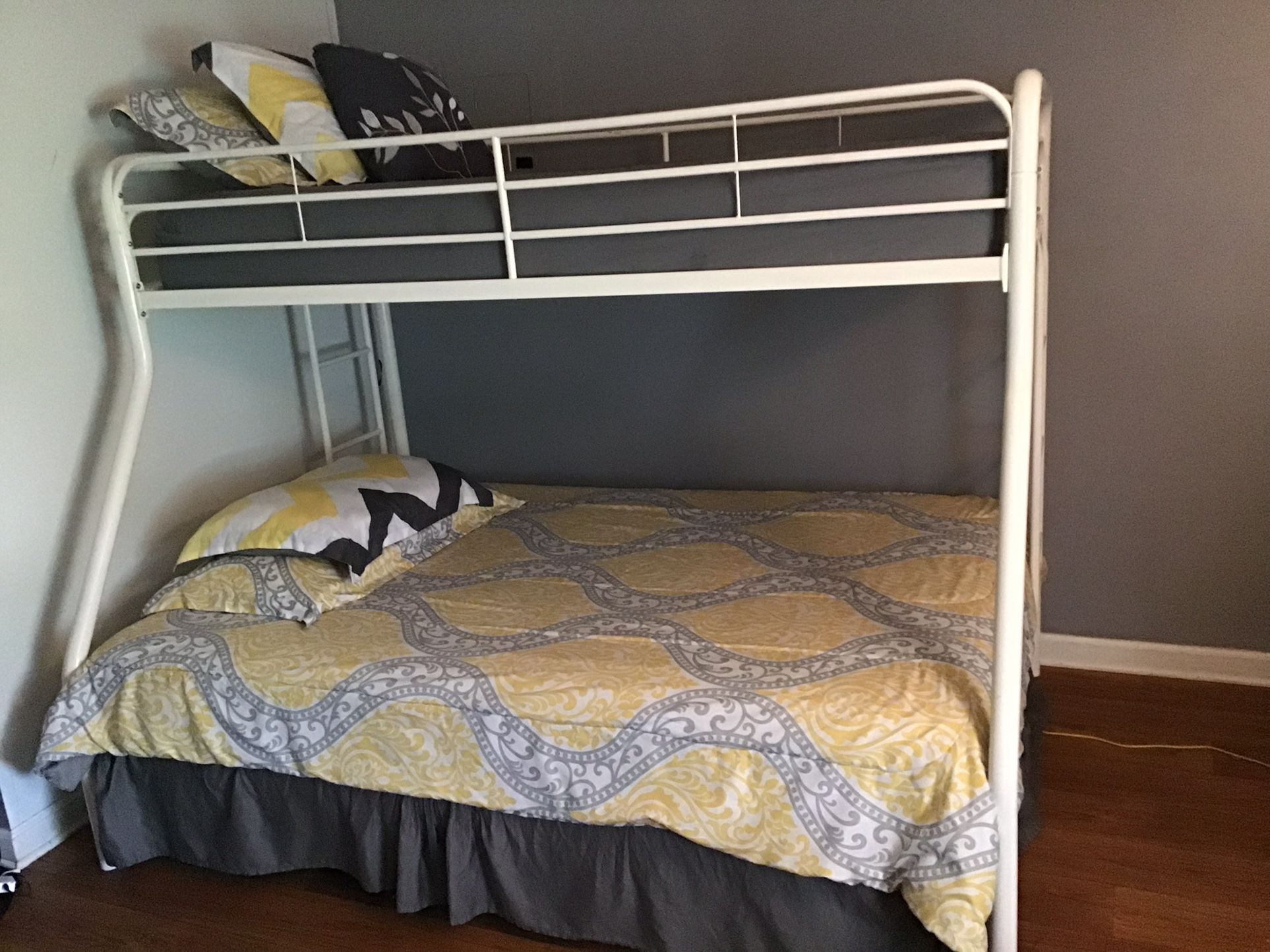 White Metal Bed—top Twin-bottom Full