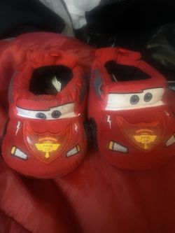 Cars Lightning MqQueen Slippers Sz 5/6