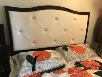 4 peice Queen size bed