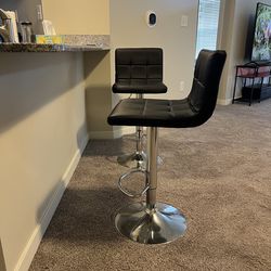 2 Bar Stools