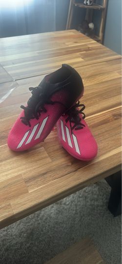 Soccer shoes size 6