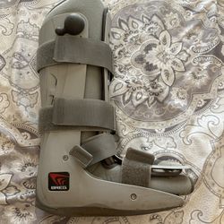 Breg Walking Boot Medium