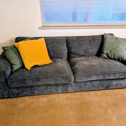Leisland 88" Couch w/accent pillows