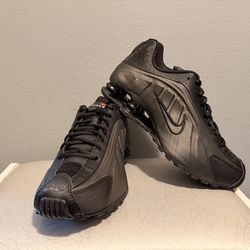 Nike Shox R4 women's Size 9/Men's 7.5