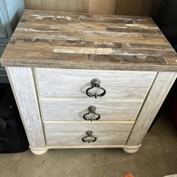 Nightstand (1)