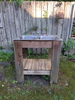 DIY Outdoor Garden Washing Station, Repurposed Kitchen Sink