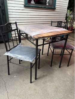 Dinning table with 2 chairs