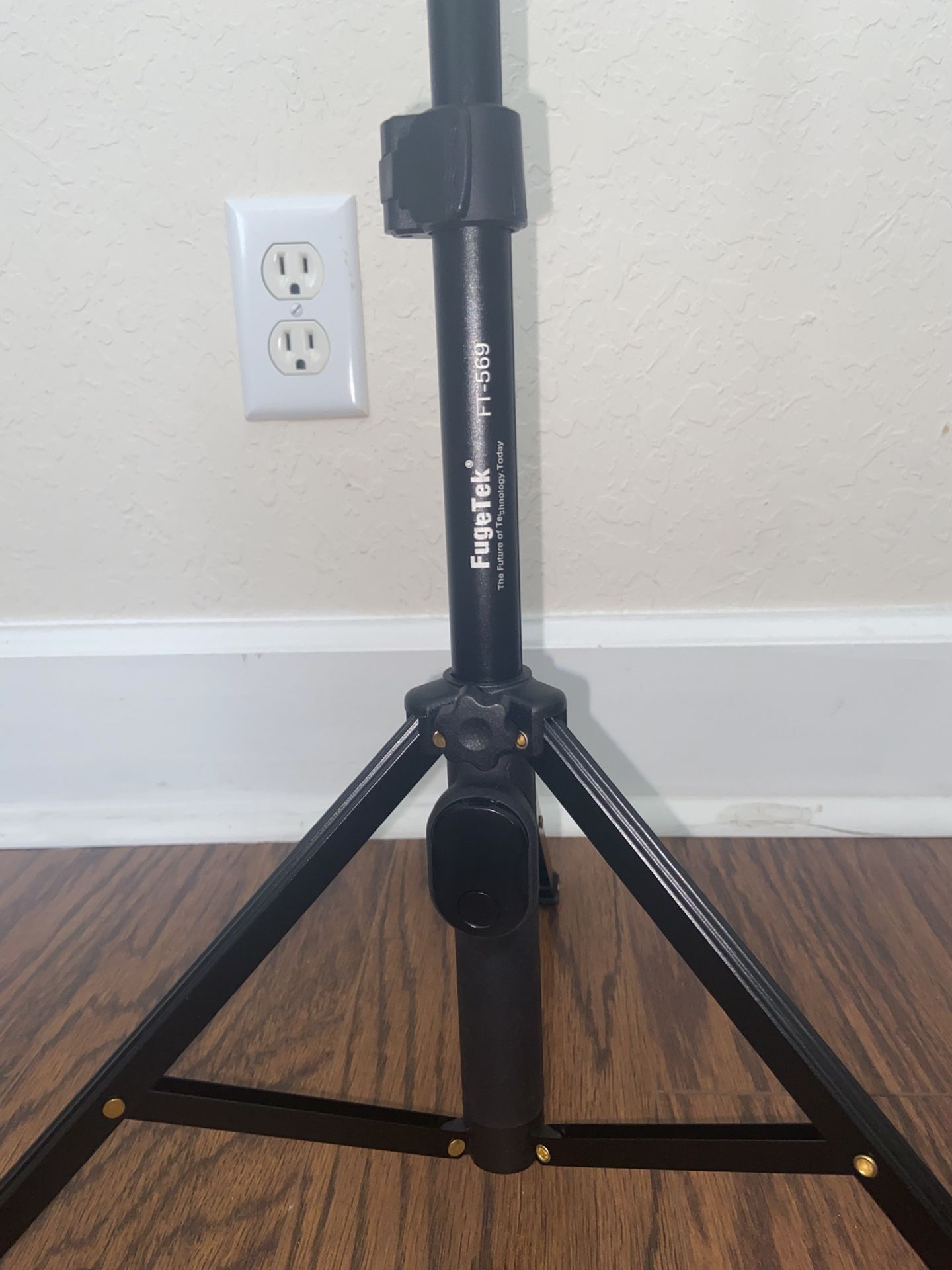Fugetek FT-569 Portable Aluminium Bluetooth Remote Selfie Stick