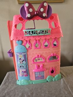 Minnie Mouse house