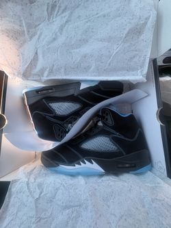 Air Jordan 5 (UNC)
