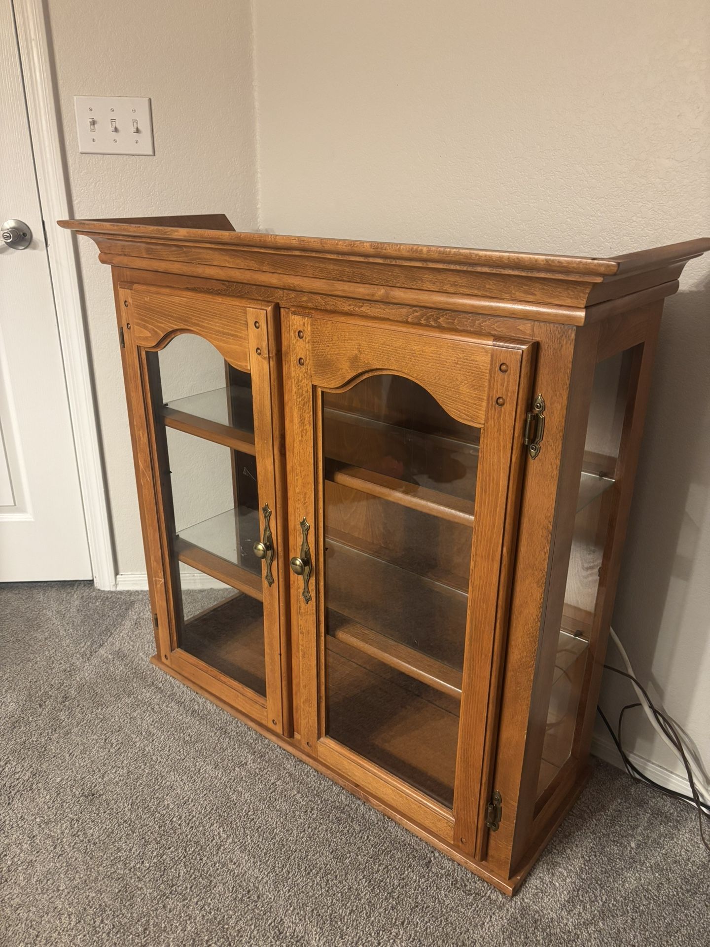 Glass Cabinet / China Cabinet