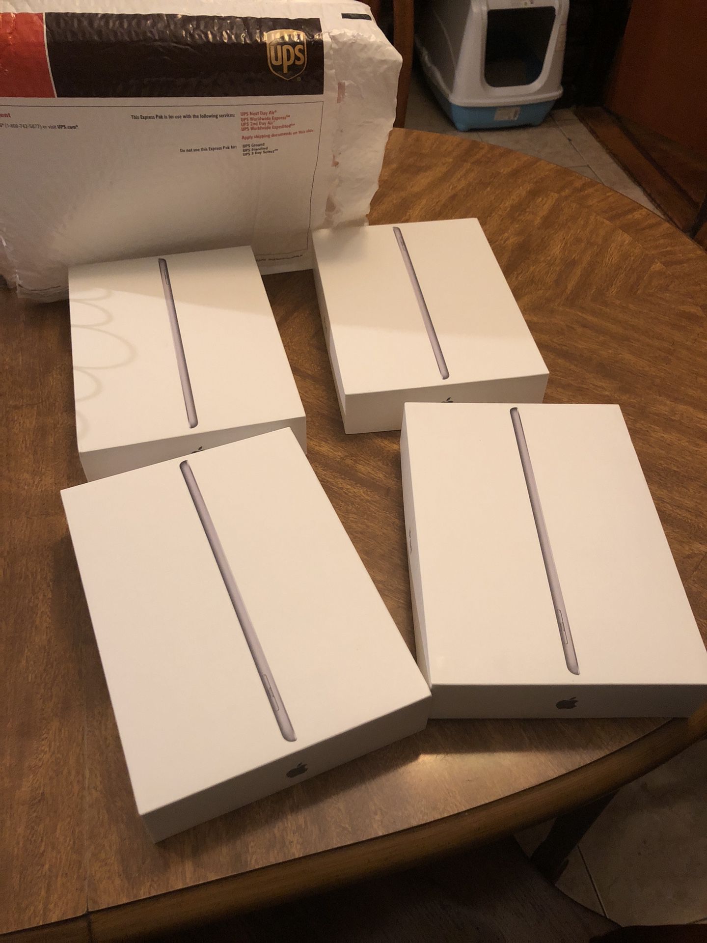 BRAND NEW IPAD 6 GENERATION WIFI AND 4G LTE AND 1 YEARS WARRANTY FROM APPLE ESCH ONE $280