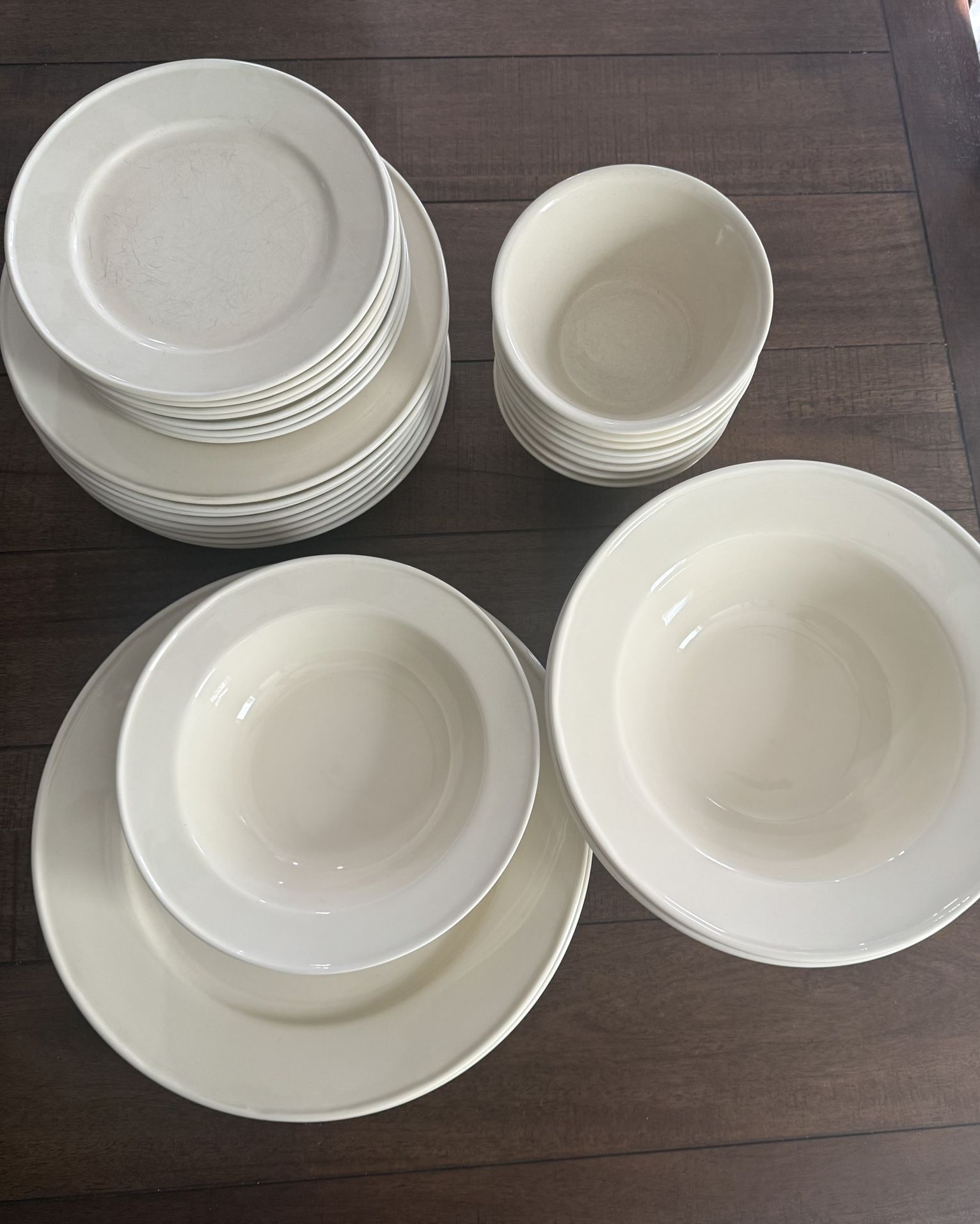 Crate & Barrel Dish Set For 8
