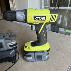 Riobi drill: 1 battery -1charger , 1 bag