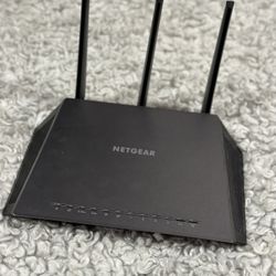 Netgear R7200 Nighthawk AC1200 Smart WiFi Router Up to 2100Mbps | Dual-Band 2.4GHz + 5GHz (Dual-Core Processor)
