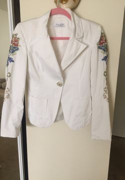 White woman jacket with prints
