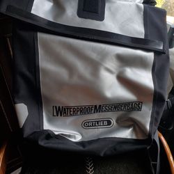ORTLIEB - WAYERPROOF MESSENGER BAG!