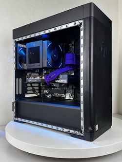 AMD RX 6600 Intel i7-10700K 32GB DDR4 RAM 500GB SSD RGB Gaming PC