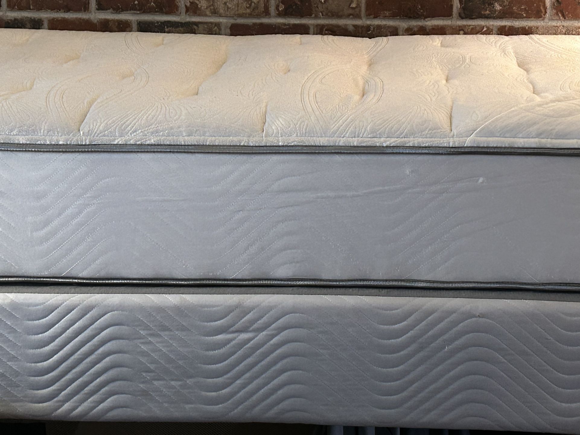 Nice comfortable twin mattress and box spring