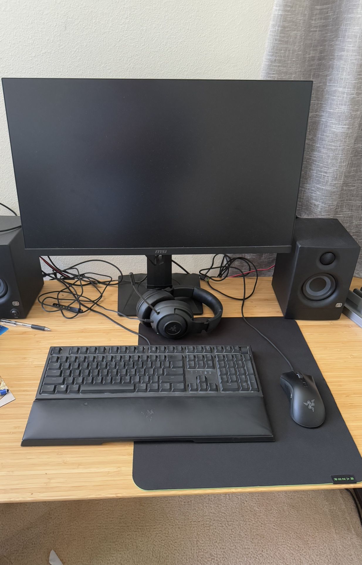 27 Inch 1440p 144hz Gaming Monitor (1 Year Old)