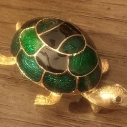 Vibrant Gold Tone Blue Green Enamel Turtle Scarf Lapel Pin Brooch
