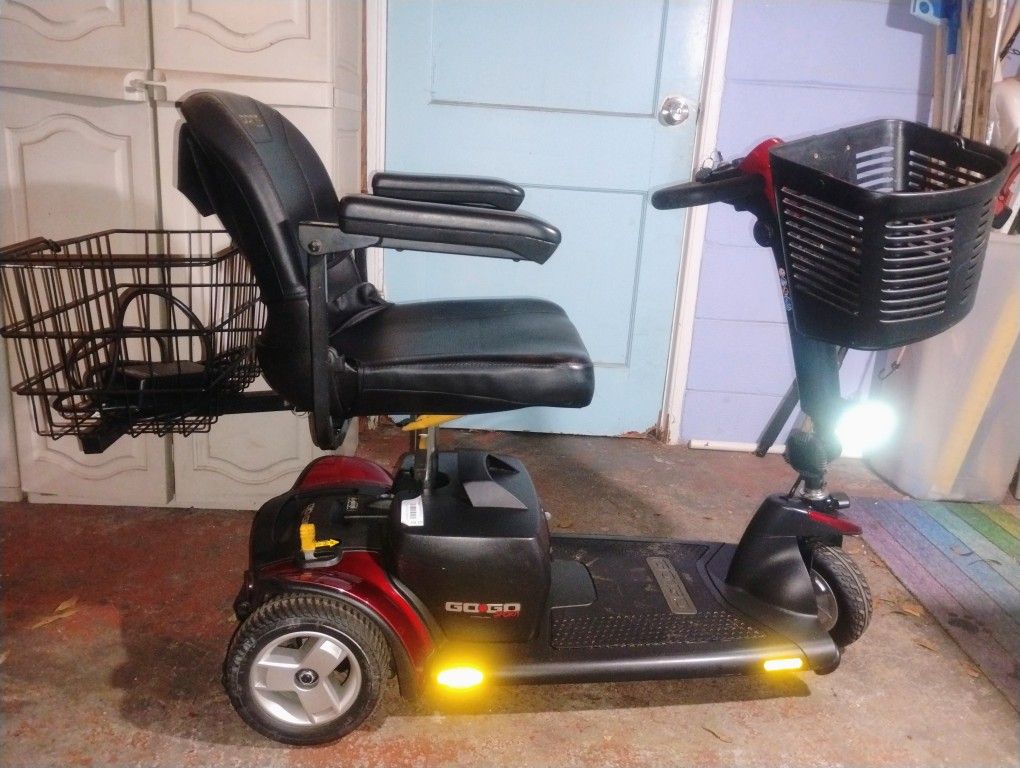 Gogo Pride Scooter, Original Keys and Charger