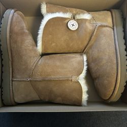 UGG BAILEY BUTTON II