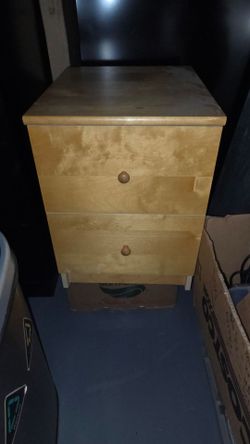 Wooden 2-drawer nightstand/bedside table