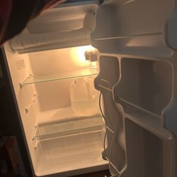 Mini Fridge 