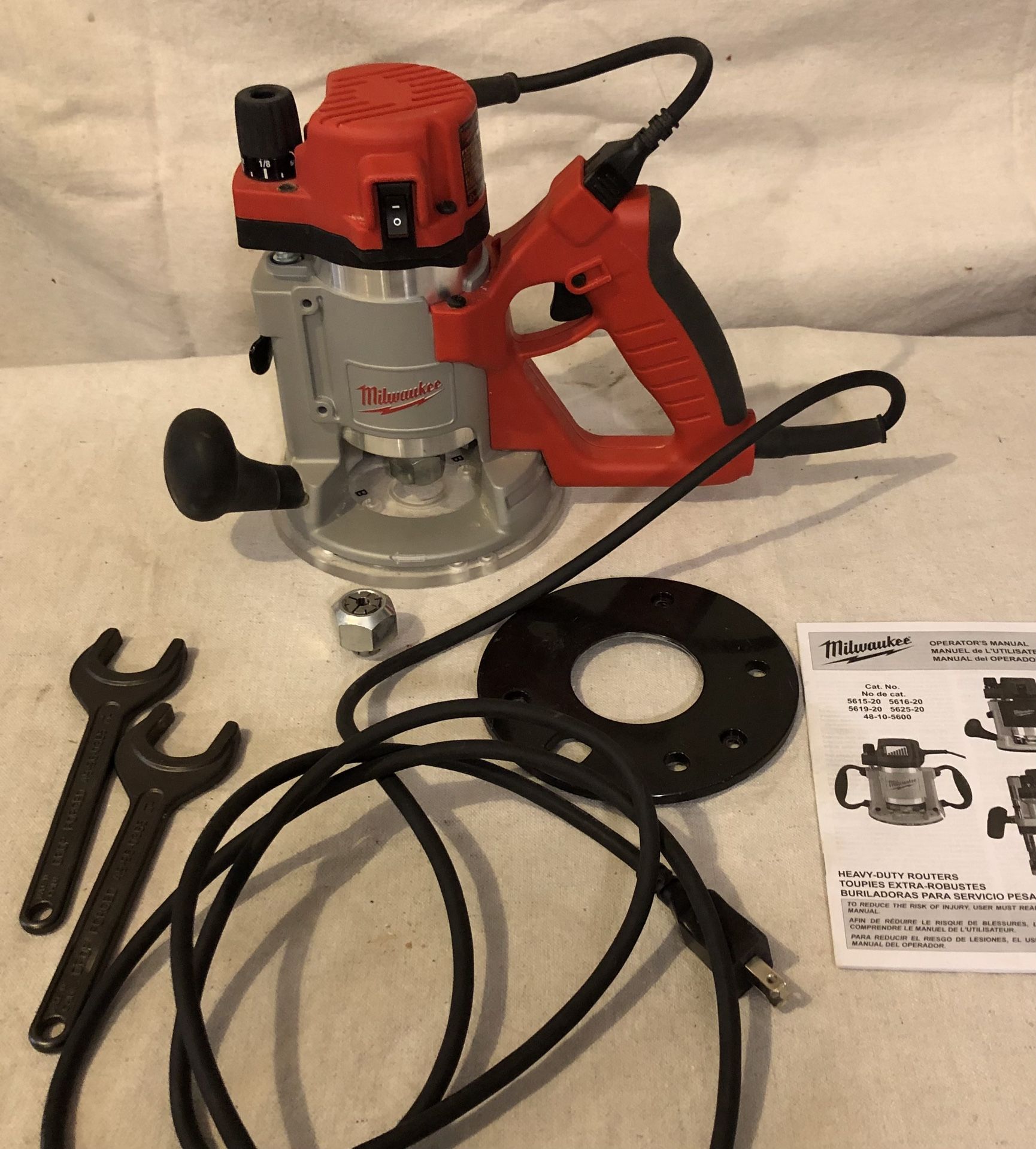 Milwaukee D-Handled Router
