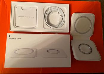 Apple MagSafe Duo iPhone & Apple Watch Charger