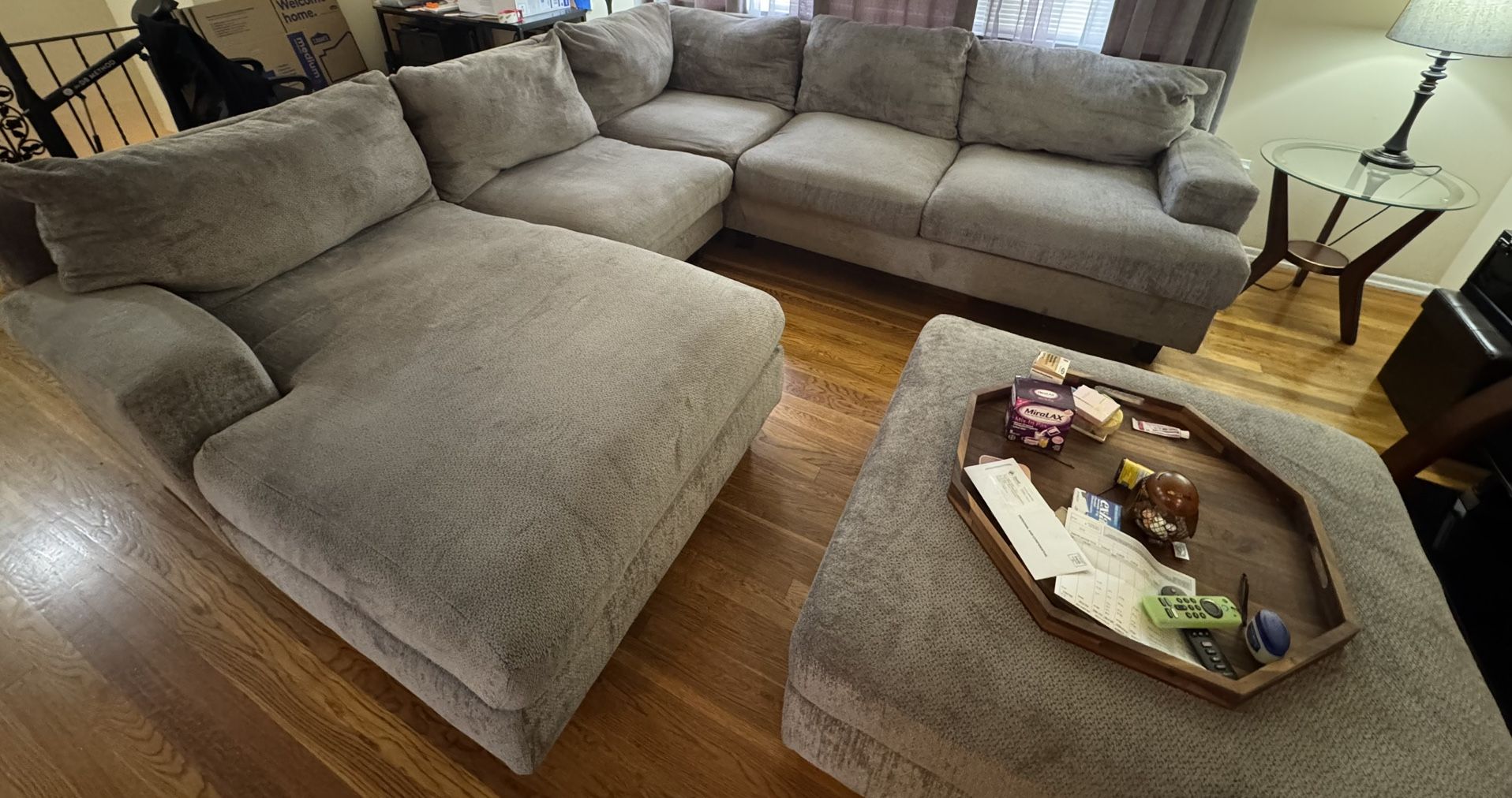 4 Piece Sectional (Gray)
