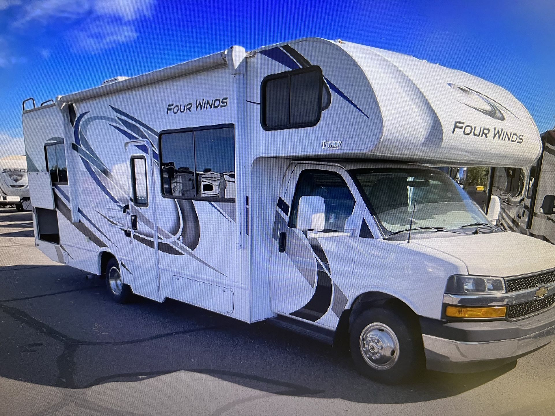 2021 FOUR WINDS 28AC