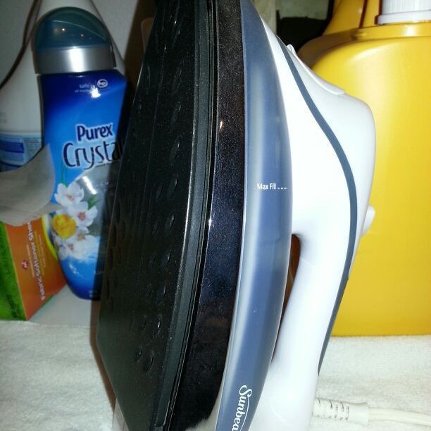 Sunbeam Drip Free Iron barely used still available 2-2-22 $20 Ono