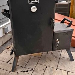 Dyna-Glo Smoker