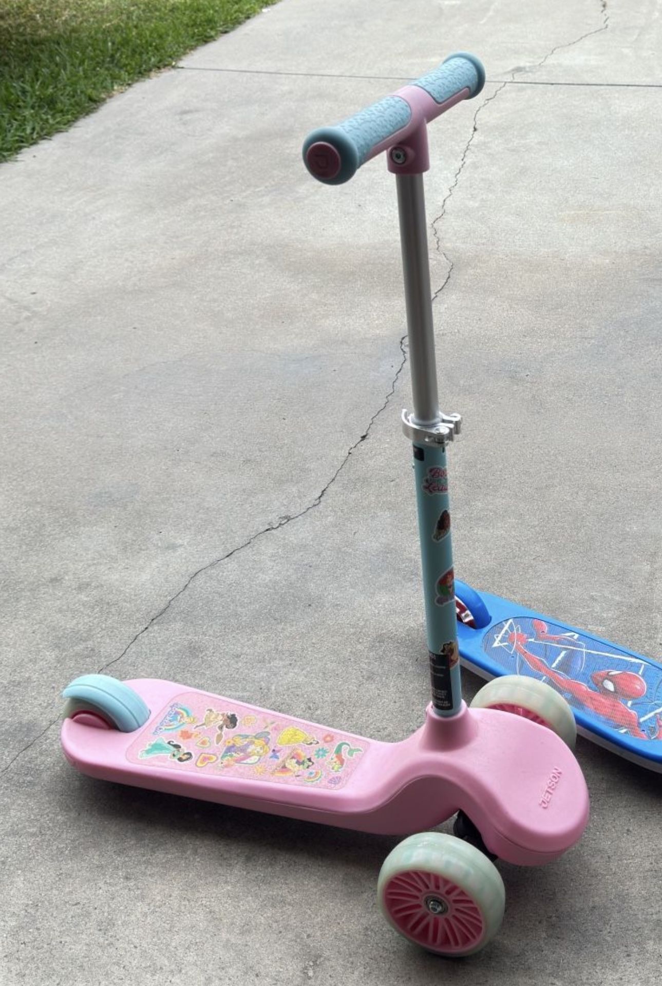 Scooter For Girl Kids!!! 2-4yo Range/ Max 110LB