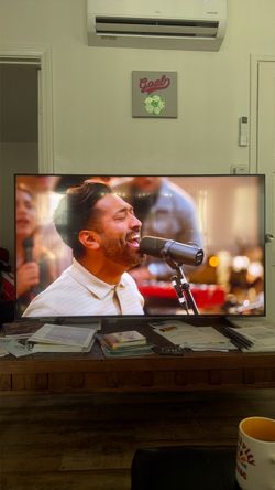 Large Flat Screen LED TV SAMSUNG