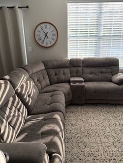 Sofa with 2 Reclining  sectional and Console