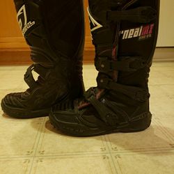 girls sz5 motocross boots