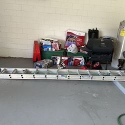 Warner 24’ Aluminum Extension Ladder Used Twice, Like New. Cost New $250 At Lowes 
